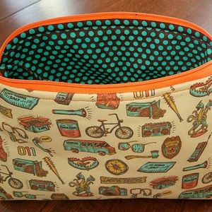 Stranger Things Cosmetic Bag HAMDMADE TOTALLY UNIQ